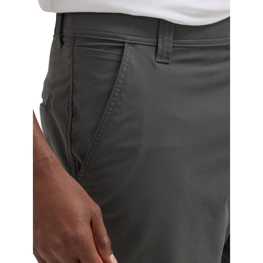 Wrangler Men's Outdoor All Terrain Chino Straight Fit Dark Shadow 38x30 NWT - Picture 4 of 7